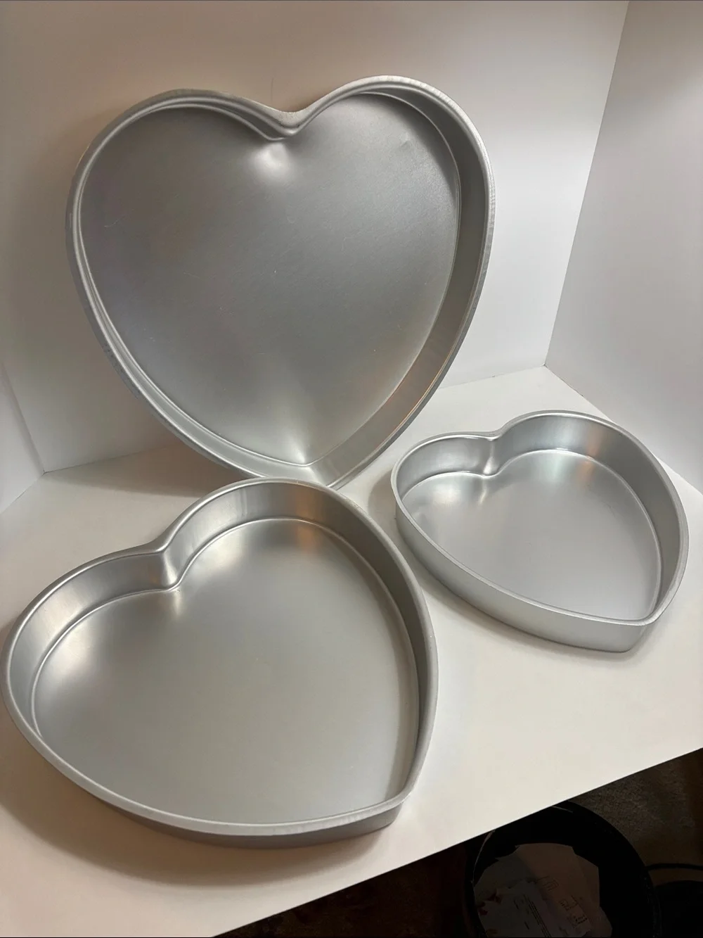 Wilton Silver Heart Cake Pan Set of 3 - Nesting Hearts